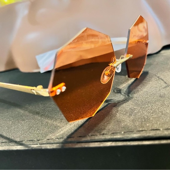 New! Retro Rimless Frames - Picture 3 of 5